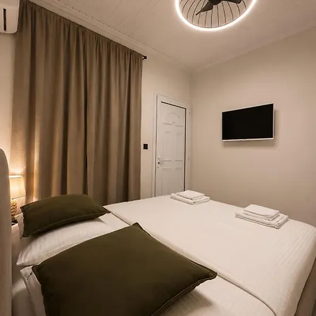 Holiday home Theonprivehouse *