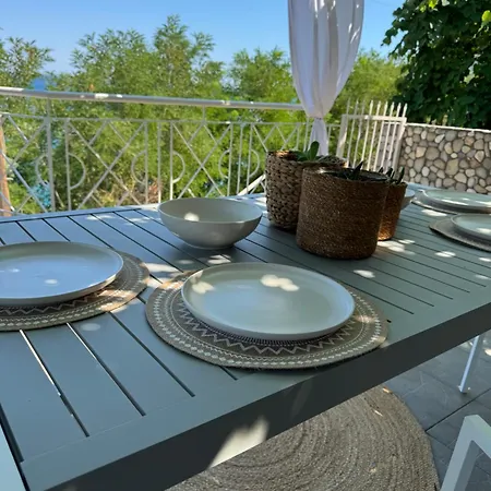 Holiday home Theonprivehouse *
